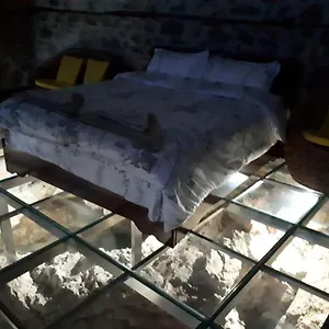 Apartman Nuci's Glass Floor, Tushemisht