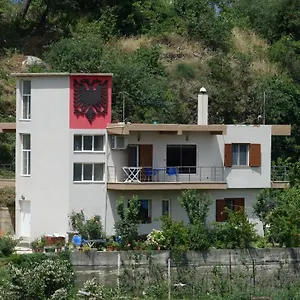 Villa Eagle House, Përmet